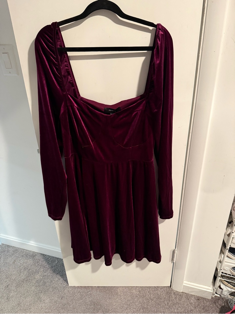 BNWT Forever 21 2x Velvet Long-Sleeve velvet wine Dress